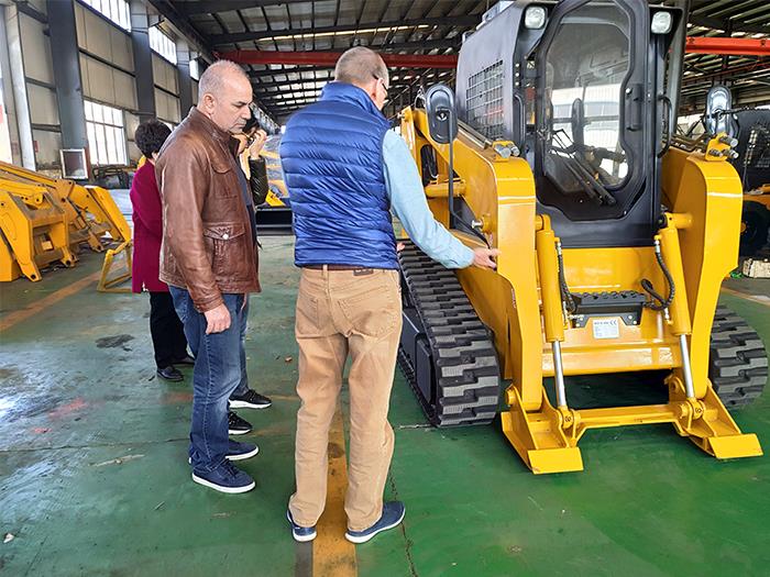 1000kg skid steer track loader (5)